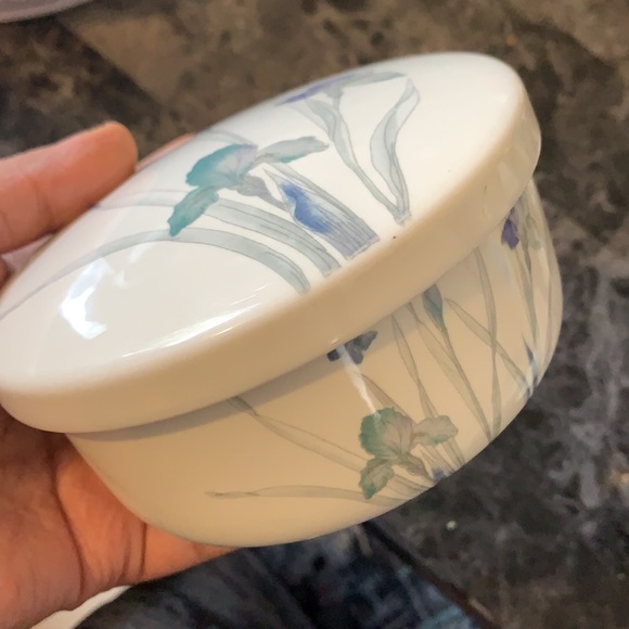 Floral Ceramic Pot - Picture 6 of 9